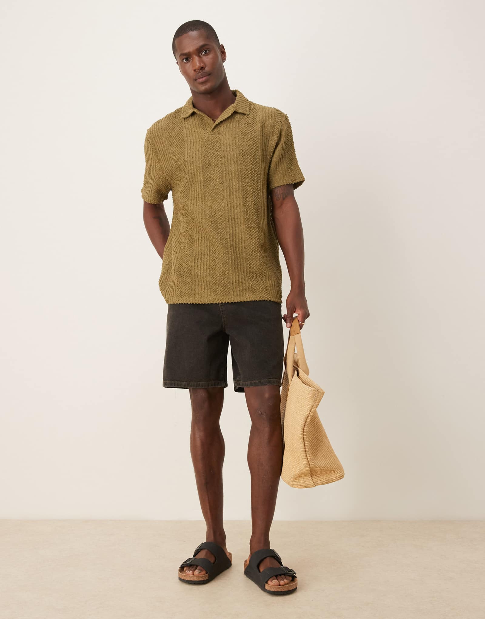 Джинсовые шорты стандартной длины от ASOS DESIGN коричневого цвета, постиранные