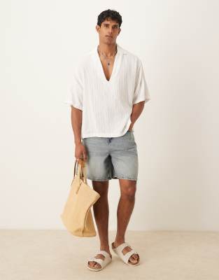 ASOS DESIGN - Denim jort met standaard lengte en lichte wassing