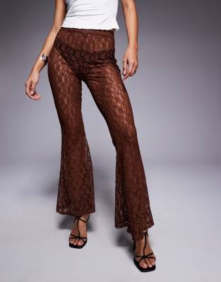 ASOS DESIGN - Stark ausgestellte Hose aus transparenter Spitze in Braun mit hohem Bund