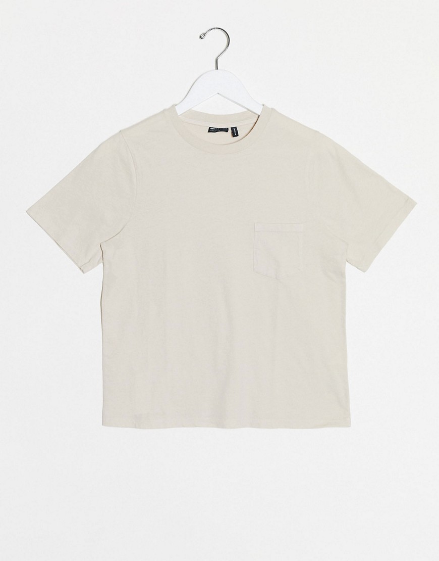 ASOS DESIGN – Stenfärgad t-shirt med ficka-Beige