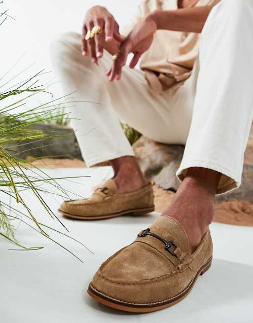 ASOS DESIGN – Stenfärgade loafers i mocka med metallspänne