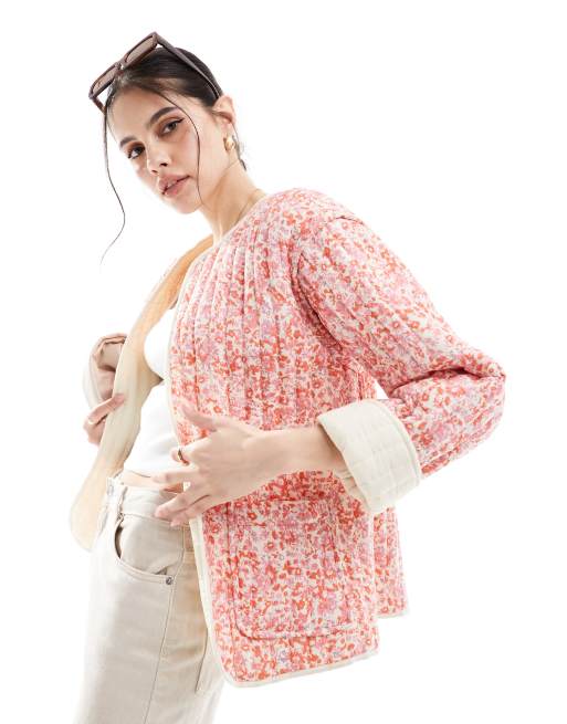 ASOS DESIGN – Steppjacke aus Baumwolle mit Blümchenmuster