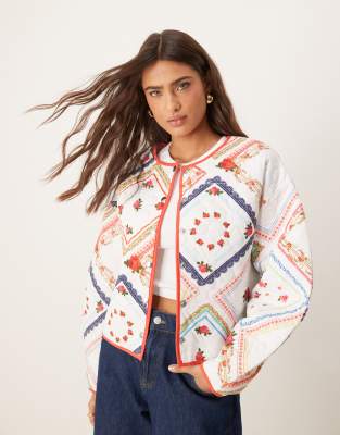 ASOS DESIGN - Steppjacke mit floralem All-over-Design-Weiß