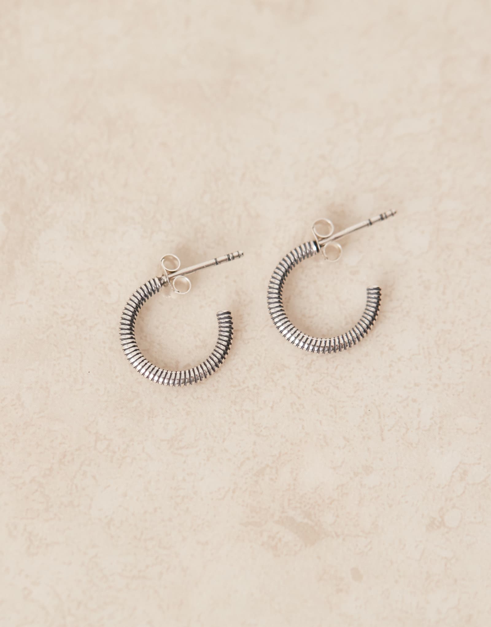 Серьги-кольца ASOS DESIGN sterling silver wire twist в серебристом тоне