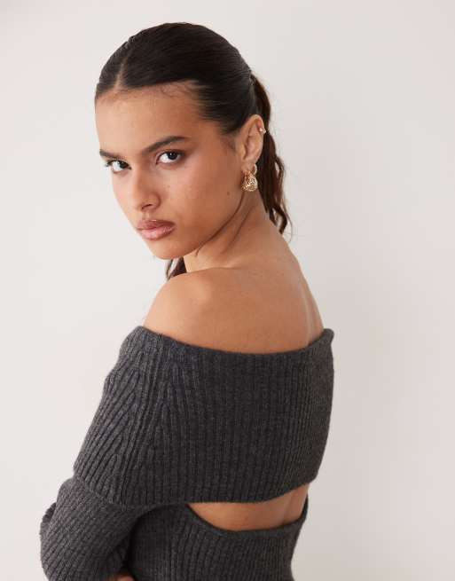 ASOS DESIGN stickad midaxi-klänning med öppen rygg och bardot-ringning i mörkgrå, 2 av 4