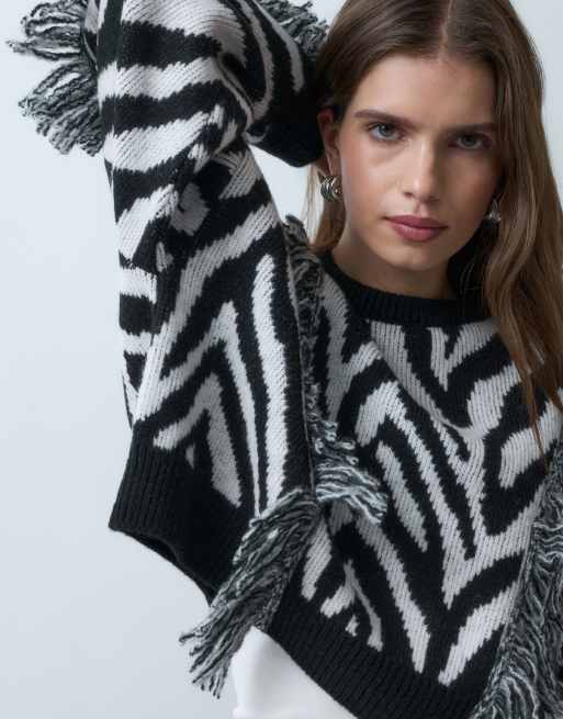 ASOS DESIGN stickad tröja med zebramönster och fransar i svart och vitt, 2 av 4
