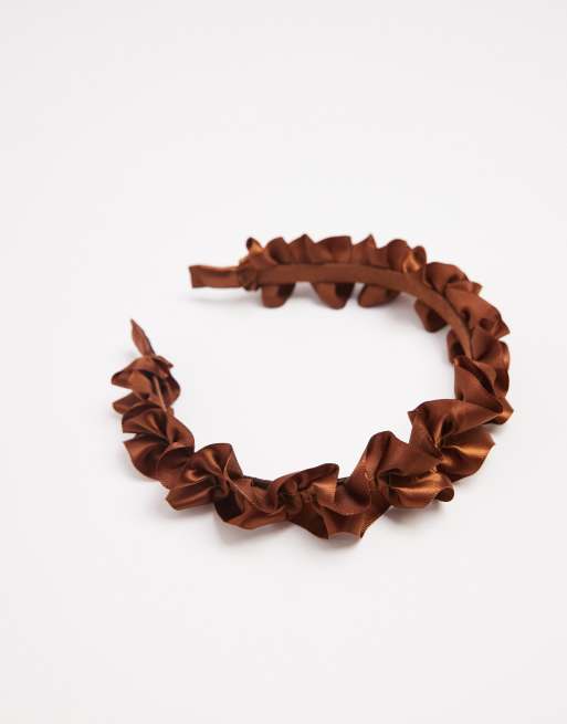 ASOS DESIGN – Stirnband aus Stoff in Schokobraun mit gerafften Details, 2 von 3