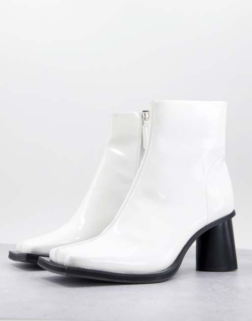 ASOS DESIGN - Stivaletti Chelsea con tacco in pelle sintetica bianca verniciata con suola a contrasto