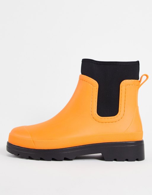 ASOS DESIGN - Stivali chelsea da pioggia arancioni e neri con dettaglio in tessuto scuba