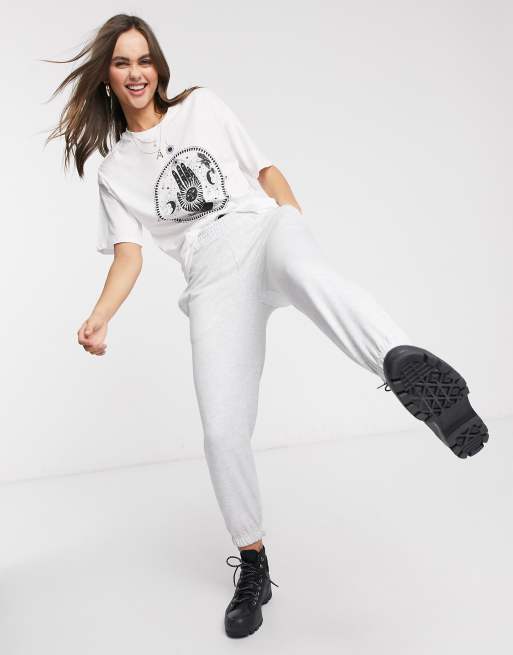 ASOS DESIGN – Stjärn- och månmönstrad t-shirt i oversize-modell, 3 av 4