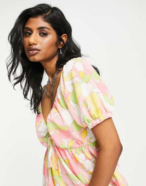 ASOS DESIGN – Storblommig panelsydd miniklänning med elastisk ringning, 4 av 4
