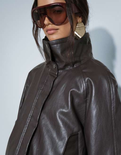 ASOS DESIGN store abstrakte øreringe i guldfarvet finish, 5 af 5