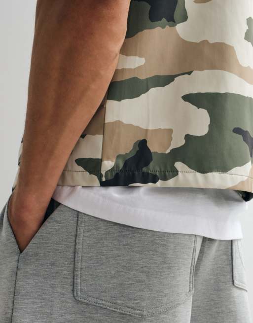 ASOS DESIGN stormMAX™ bezrękawnik utility w kamuflażu, 5 z 7