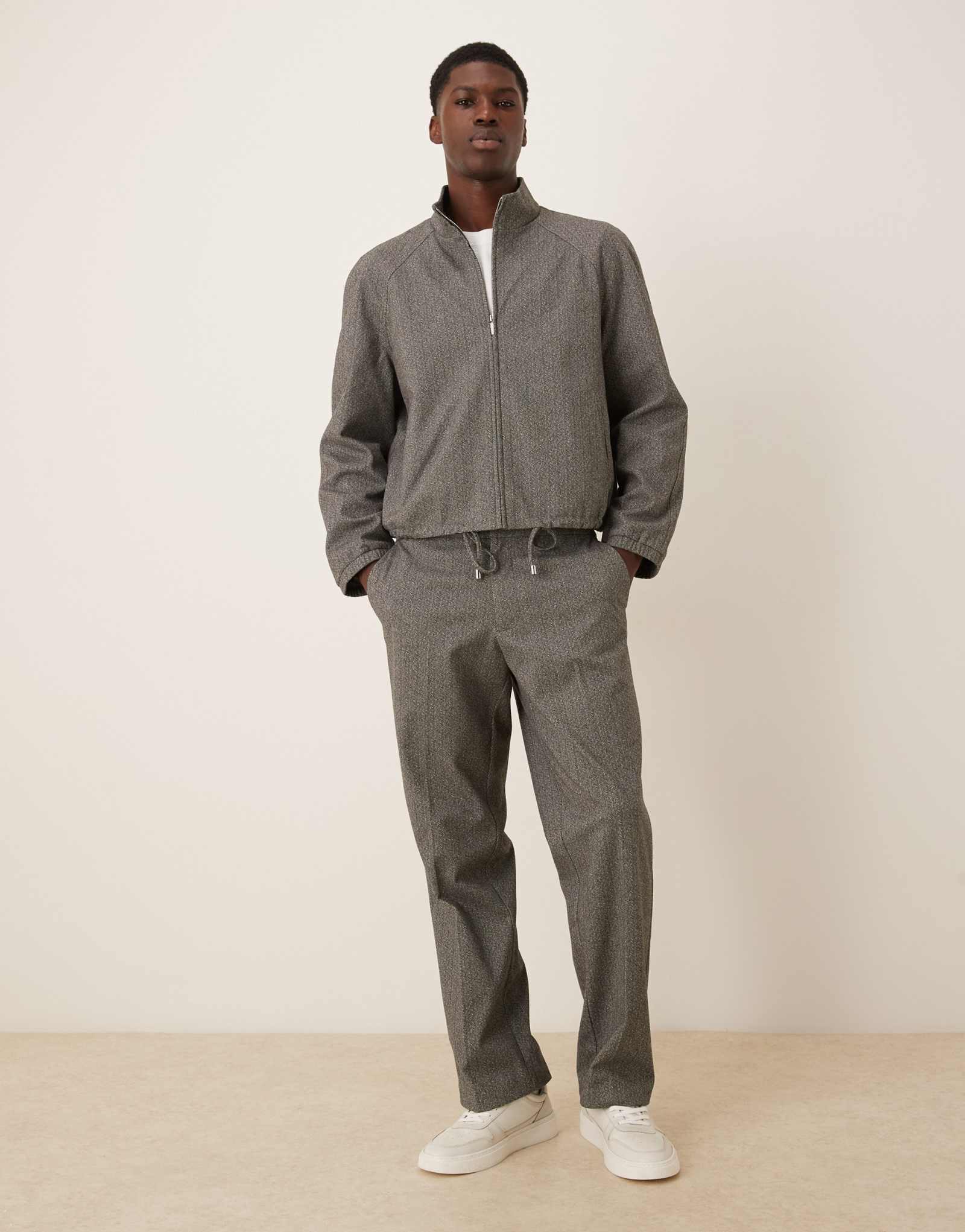 Дизайнерские брюки ASOS с прямыми штанинами серого цвета в елочку - часть комплекта