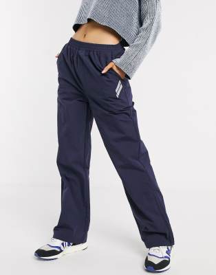 women's straight leg sweatpants with pockets