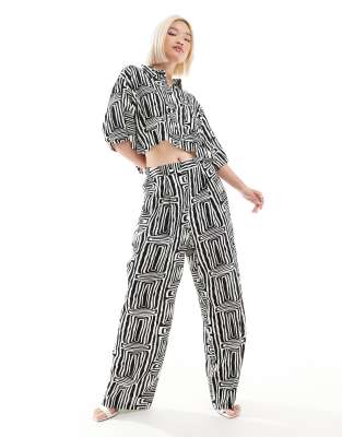 ASOS DESIGN ASOS DESIGN straight leg pull on trousers co-ord in mono print-Multi