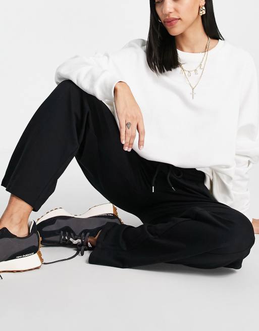 https://images.asos-media.com/products/asos-design-straight-leg-sweatpants-with-deep-waistband-and-pintuck-in-cotton-in-black-black/22897354-4?$n_640w$&wid=513&fit=constrain