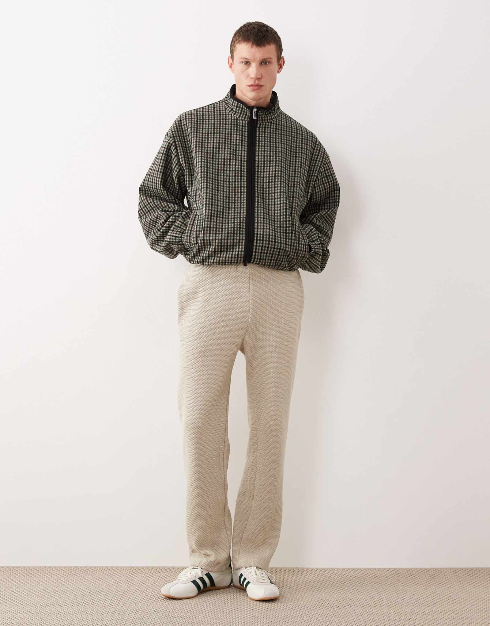 Спортивные брюки ASOS DESIGN с прямыми штанинами и текстурой, бежевого цвета