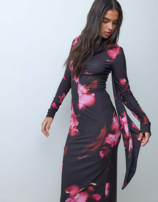 ASOS DESIGN stram langærmet højhalset maxikjole med tørklædedetalje og sort blomsterprint, 2 af 5