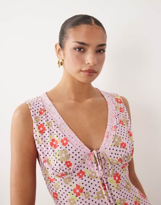 ASOS DESIGN - Stram lyserød minikjole med V-hals med blondekanter og småblomstret print, 3 af 4
