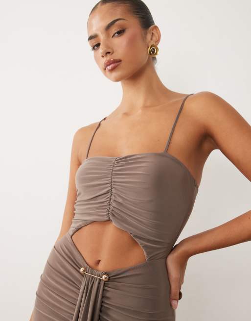 ASOS DESIGN stram maxikjole med rynkedetaljer, udskæring og kant i moonrock, 3 af 4