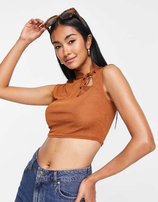 ASOS DESIGN - Stram mesh-top i rustrød med udskæring