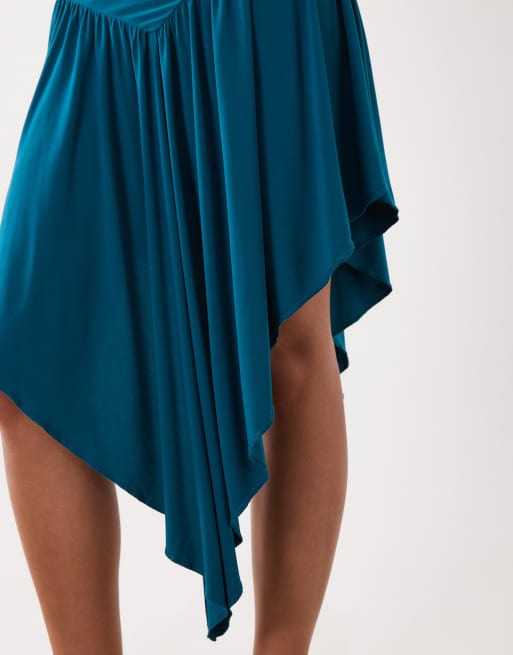 ASOS DESIGN stram midi-nederdel med V-front, rynker og længere kant bagpå i teal, 4 af 5
