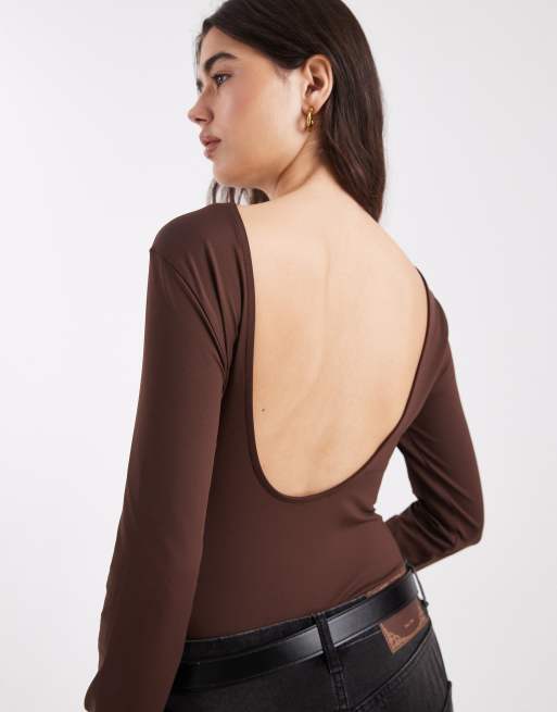ASOS DESIGN - Stram og langærmet chokoladebrun bodystocking i polyamid med åben ryg, 2 af 4
