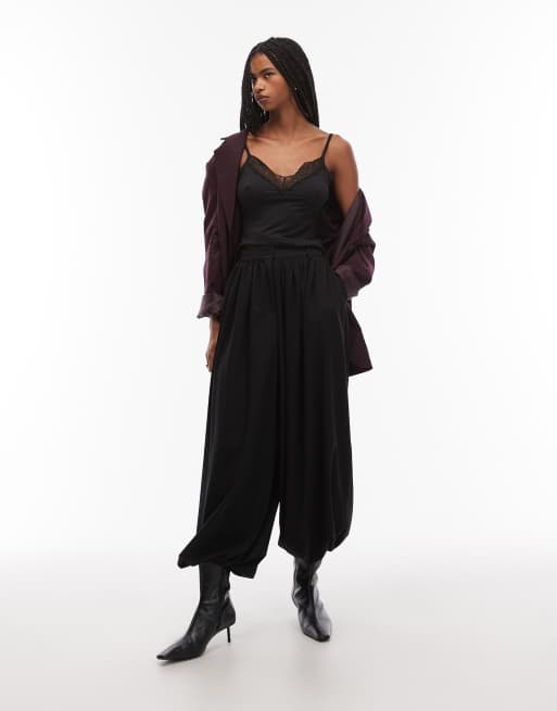 ASOS DESIGN - Stram sort cami-top i polyamid med blondekant, 2 af 4