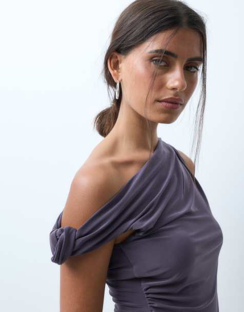 ASOS DESIGN stram top med knude på skulderen og asymmetrisk kant i kulgrå - view 1
