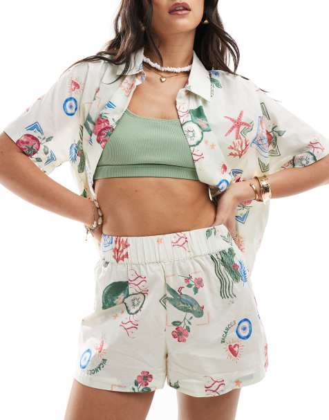 ASOS DESIGN - Strandshort met linnenlook en ansichtkaartenprint, deel van co-ord set - view 1