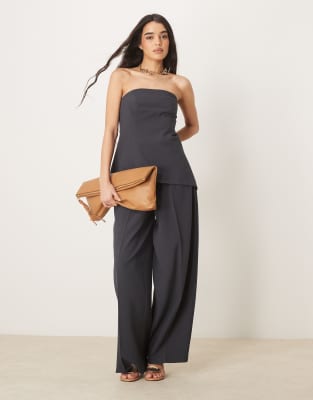 ASOS DESIGN STRAPLESS MOULDED TAILORED BANDEAU TOP 