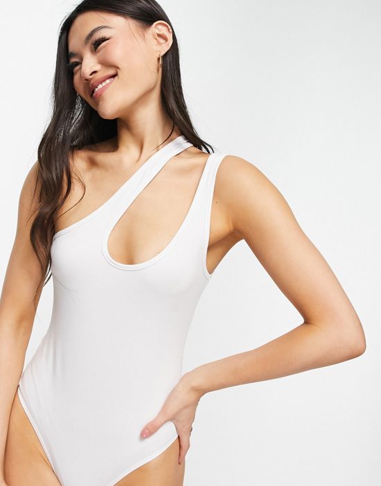 https://images.asos-media.com/products/asos-design-strappy-asymmetric-cut-out-bodysuit-in-white/202818832-2?$n_550w$&wid=550&fit=constrain
