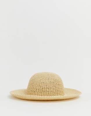 short floppy hat