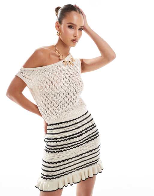 ASOS DESIGN – Strick-Oberteil in Ecru mit One-Shoulder-Träger