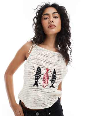 ASOS DESIGN - Strick-Tanktop in Ecru mit Fisch-Stickerei-Weiß