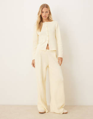ASOS DESIGN - Strickhose in Buttermilchgelb, Kombiteil-Weiß