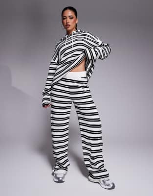 Thumbnail - ASOS DESIGN - Strickhose in Schwarz und Weiß gestreift mit weitem Schnitt, Kombiteil-Bunt