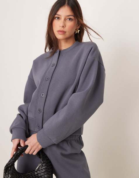 ASOS DESIGN – Strickjacke aus Sweatstoff in Anthrazit mit Rundhalsausschnitt, Kombiteil - view 1