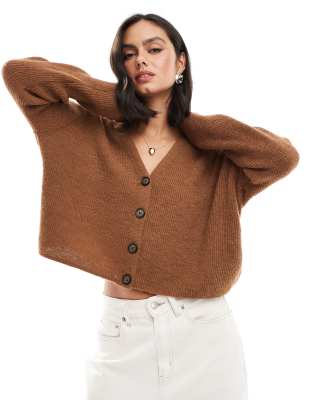 ASOS DESIGN - Strickjacke im lockerem Strick-Look in Braun mit V-Ausschnitt-Brown