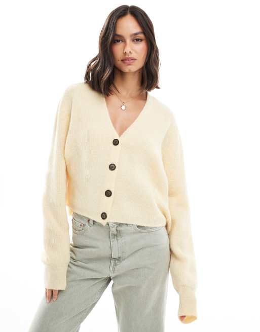 ASOS DESIGN – Strickjacke im lockerem Strick-Look in Buttermilch mit V-Ausschnitt, 2 von 4