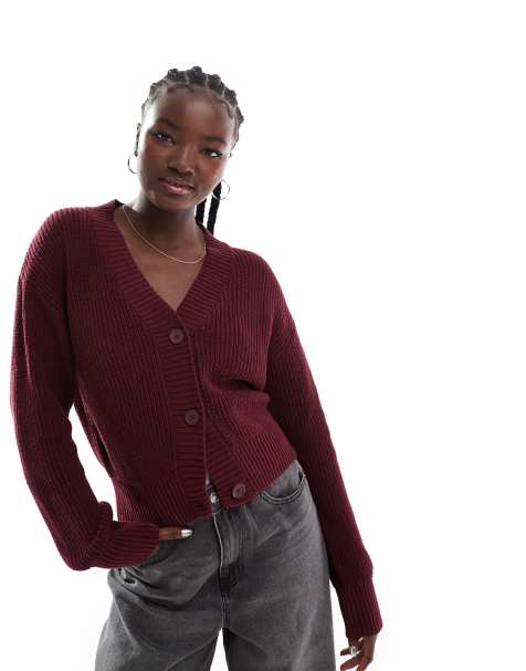 ASOS DESIGN – Strickjacke in Burgunderrot mit V-Ausschnitt - view 1