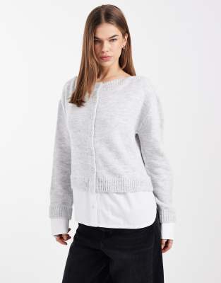 ASOS DESIGN - Strickjacke in Grau mit 2-in-1-Hemd-Detail