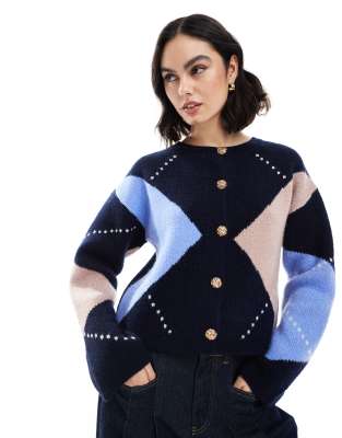 ASOS DESIGN - Strickjacke in Marineblau mit Rautenmuster, Rundhalsausschnitt und goldener Knopfleiste-Bunt