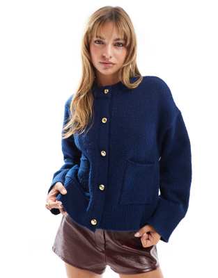 ASOS DESIGN - Strickjacke in Marineblau mit Taschen und Rundhalsausschnitt