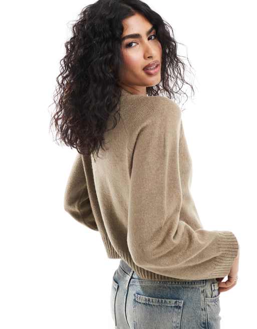 ASOS DESIGN – Strickjacke in Mokka mit Rundhalsausschnitt, Kontrastknöpfen und Saumschlitz, 4 von 4