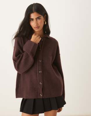 ASOS DESIGN - Strickjacke in Pflaume mit Hemdkragen und Ziernaht-Lila