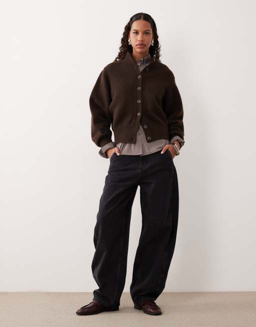 ASOS DESIGN – Strickjacke in Schokobraun mit hohem Rundhalsausschnitt, 2 von 4