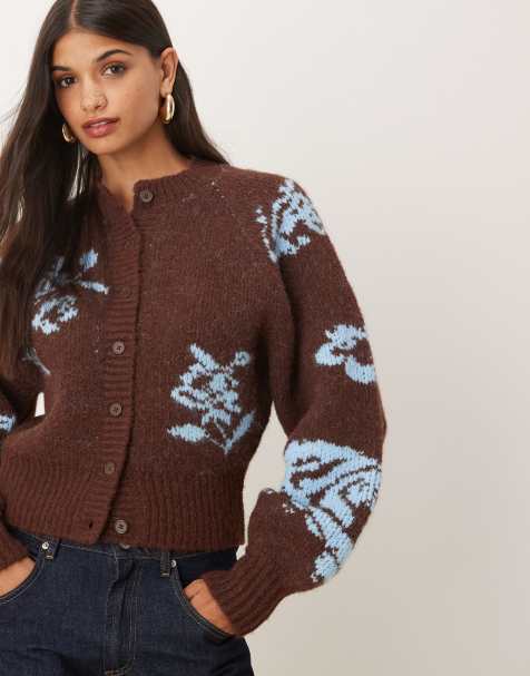 ASOS DESIGN – Strickjacke in Schokobraun mit Raglanärmeln und Blumenmuster - view 1