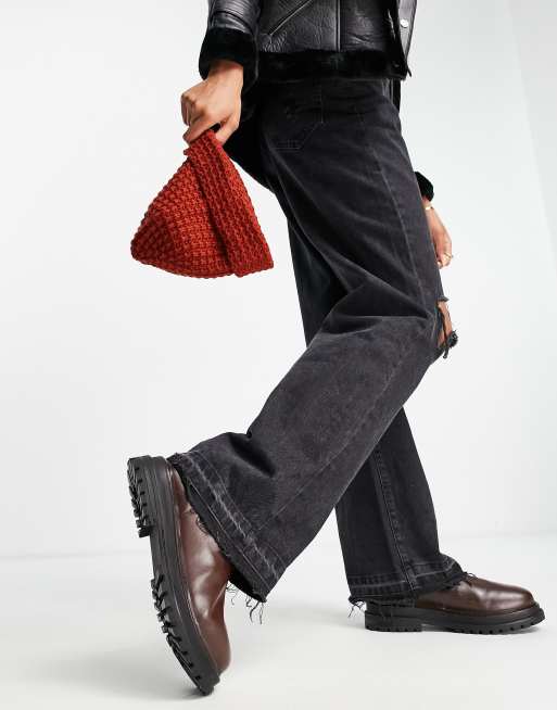 ASOS DESIGN – Strickmütze in Häkeloptik in Rostbraun, 3 von 4